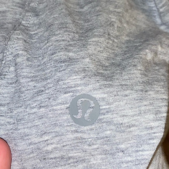 lululemon tank top EUC - Picture 4 of 4